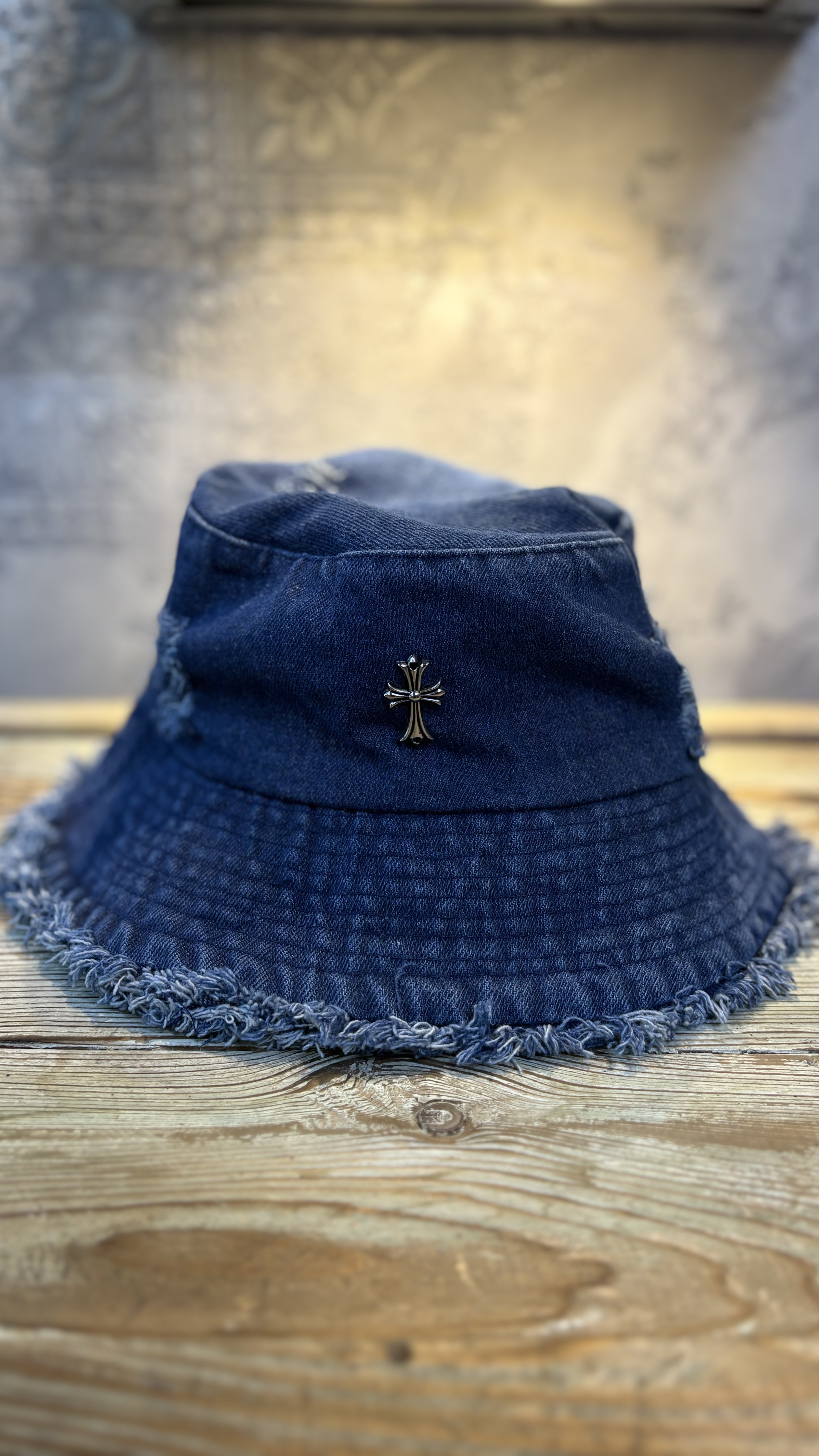 کلاه باکت جین صلیب